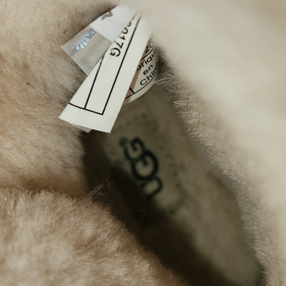 UGG Black Leather Boots with Shearling Toddler Size 4/5 - Picture 6 of 11